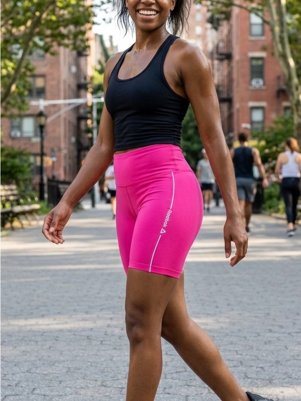 Reebok Vibrant Hot Pink Biker Shorts with Zipper Pocket – Size Large - EUC